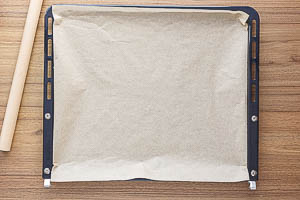 Blech mit Backpapier belegen