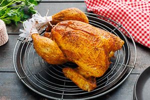 Fertig ist dein knuspriges Brath&auml;hnchen aus dem Ofen