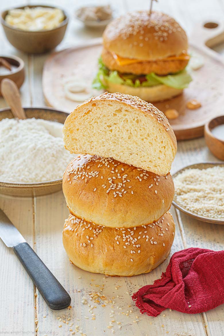 Luftige Burger Buns mit K&ouml;rnern, Sesam oder Kr&auml;utern