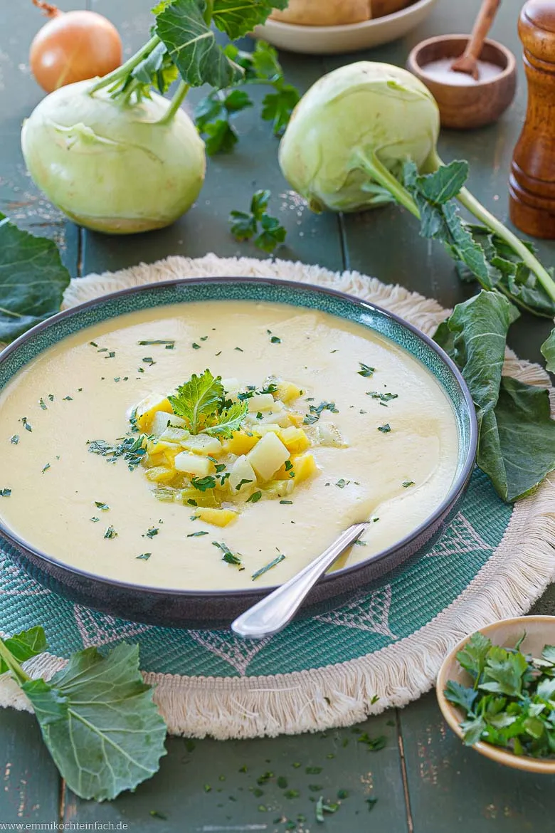 Omas Kohlrabisuppe