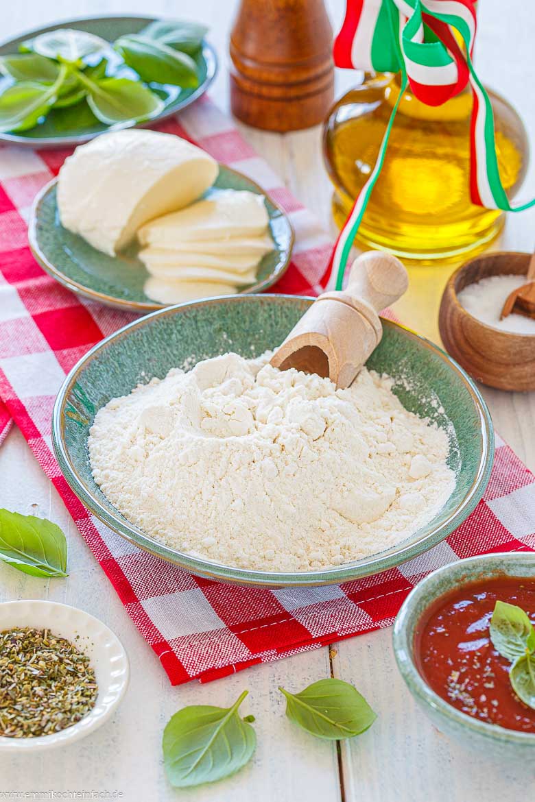 Zutaten f&uuml;r Pizza Margherita