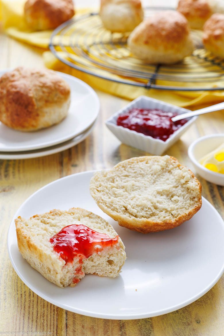 Einfaches Rezept f&uuml;r fluffige Quarkbr&ouml;tchen