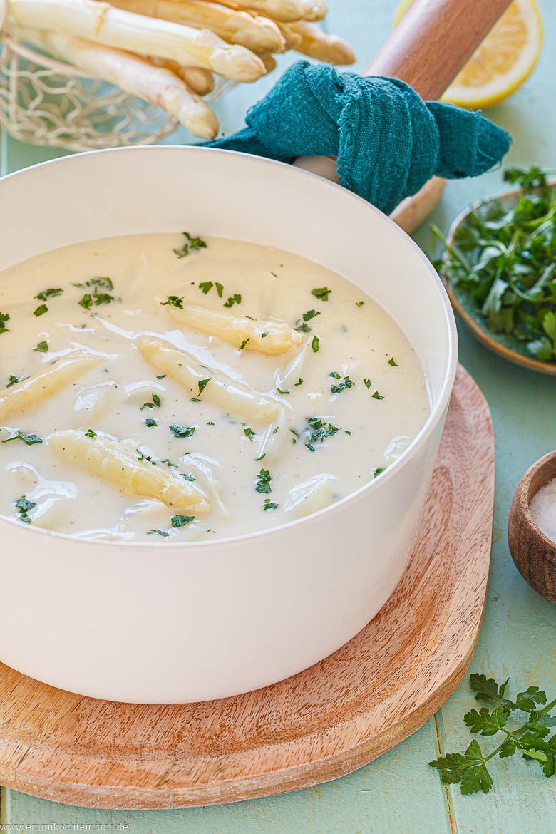 Cremiges Spargelragout