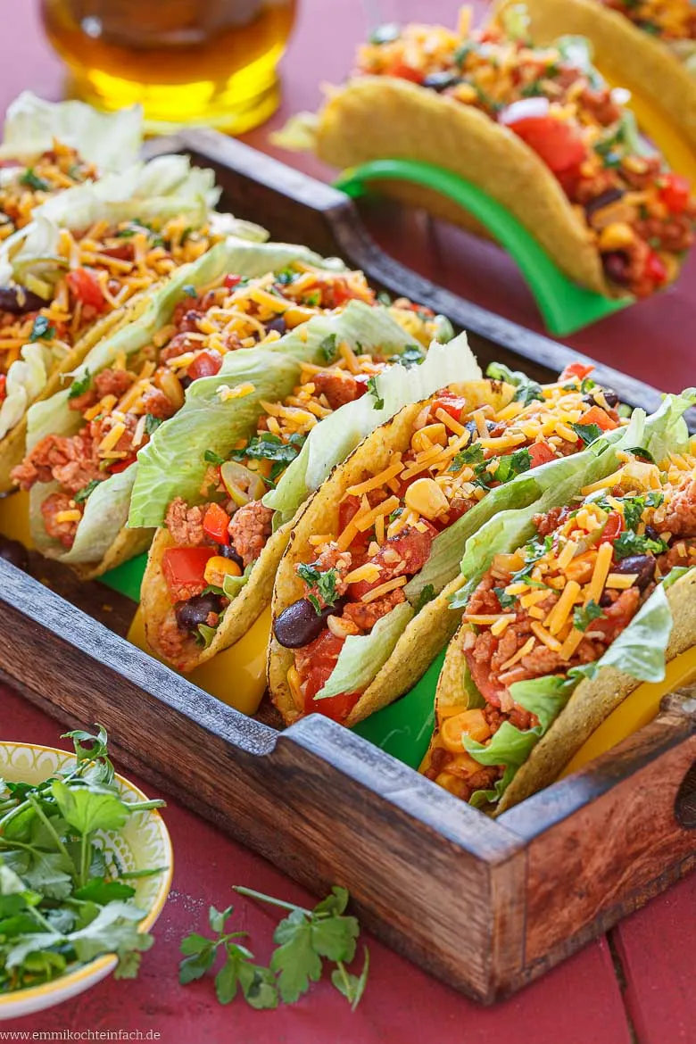 Gef&uuml;llte vegetarische Tacos mit Sojahack