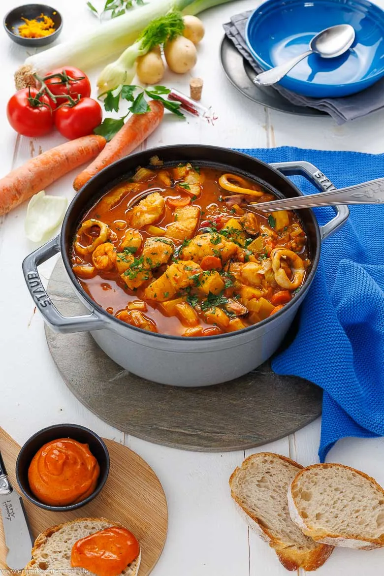 Franz&ouml;sische Fischsuppe mit Meeresfr&uuml;chten und Safran