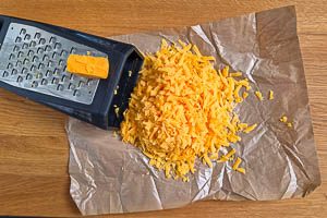 Cheddar reiben