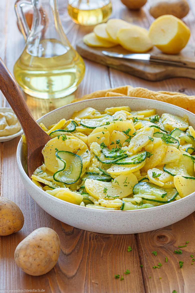 Einfacher Kartoffel-Gurken-Salat