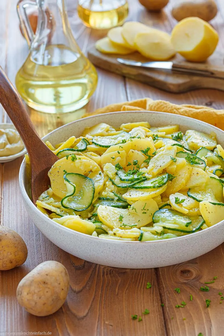 Einfacher Kartoffel-Gurken-Salat
