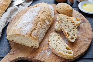 Brot nach dem Backen abk&uuml;hlen lassen, fertig ist dein luftiges Ciabatta