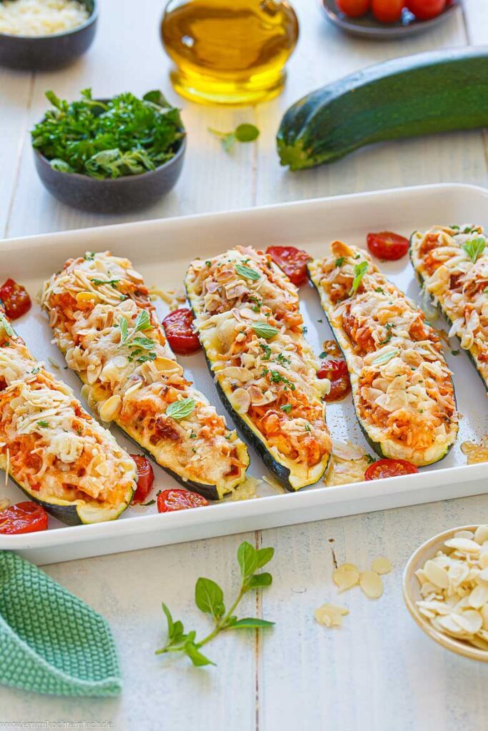 vegetarisch-gef-llte-zucchini-mit-feta-und-reis