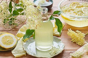 Fertig ist dein Holunderblütensirup