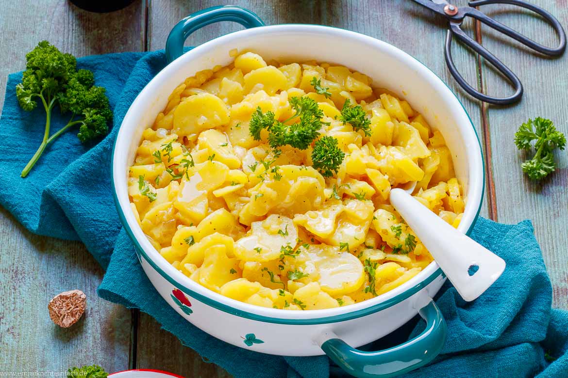 Klassischer Kartoffelsalat mit Brühe