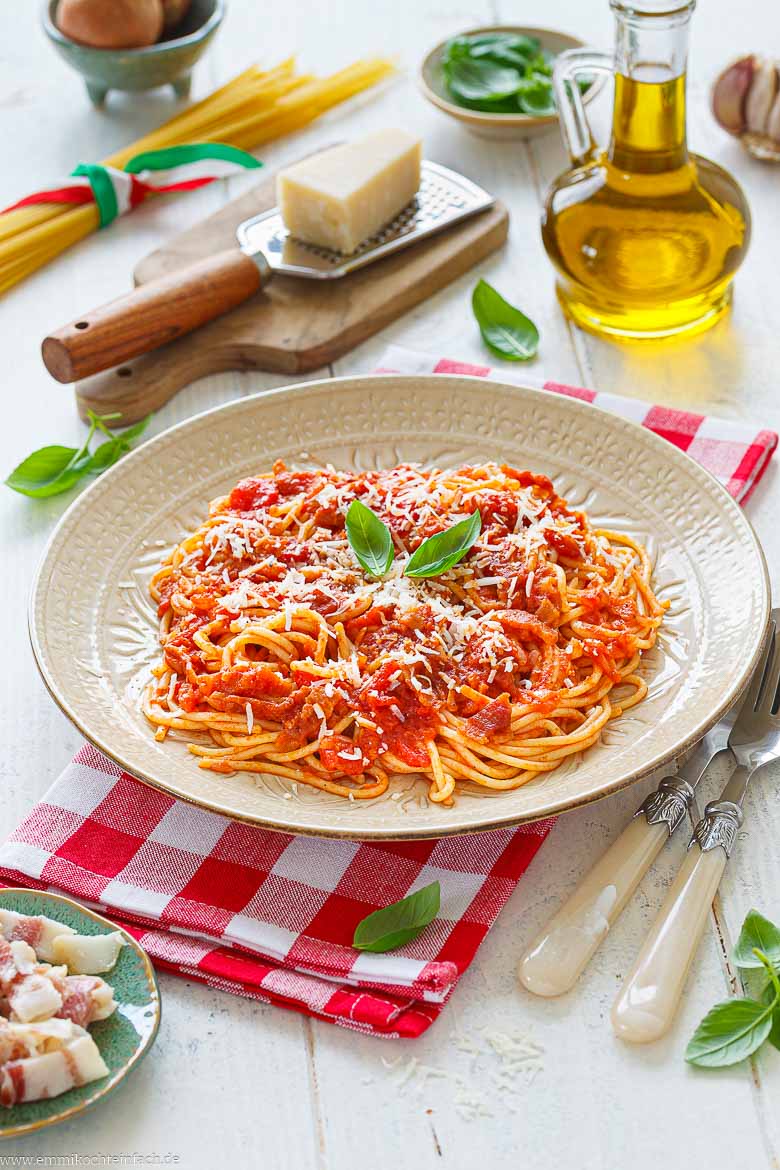 Pasta Amatriciana wie in der italienischen Trattoria