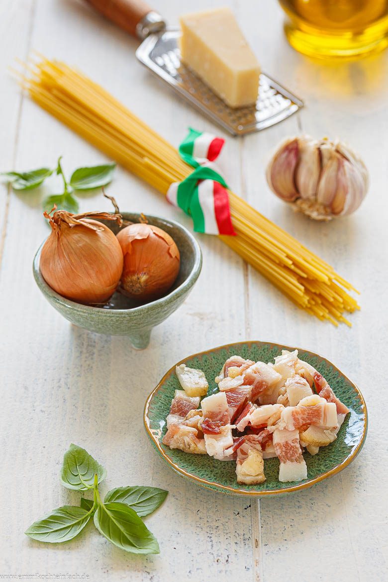 Zutaten f&uuml;r die Amatriciana-So&szlig;e