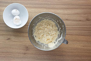 Eier einzeln unterr&uuml;hren
