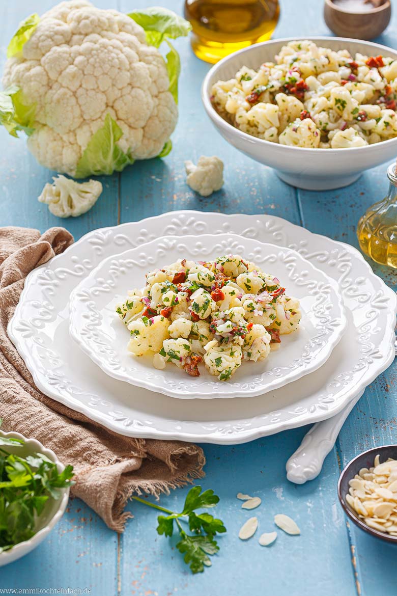 Knackiger Blumenkohlsalat mit frischem Dressing