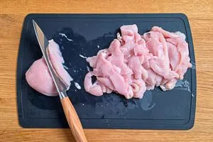 H&auml;hnchenbrustfilet schneiden