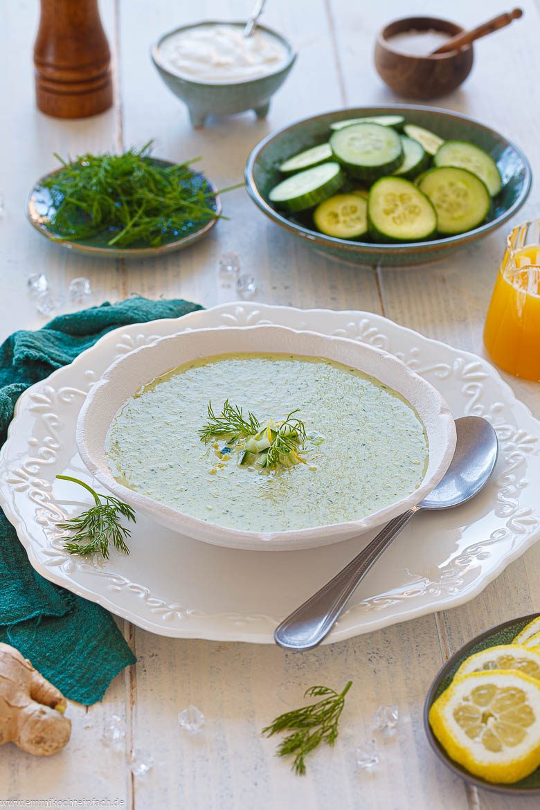 Kalte Gurkensuppe mit Joghurt