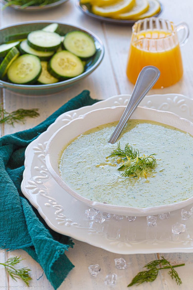 Omas kalte Gurkensuppe
