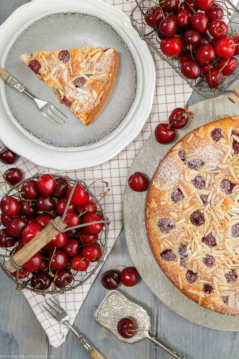 Saftiger Kirschkuchen mit einfachem Rührteig