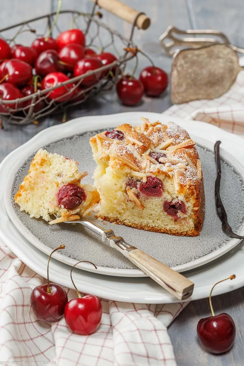 R&uuml;hrteig-Kuchen mit Schattenmorellen