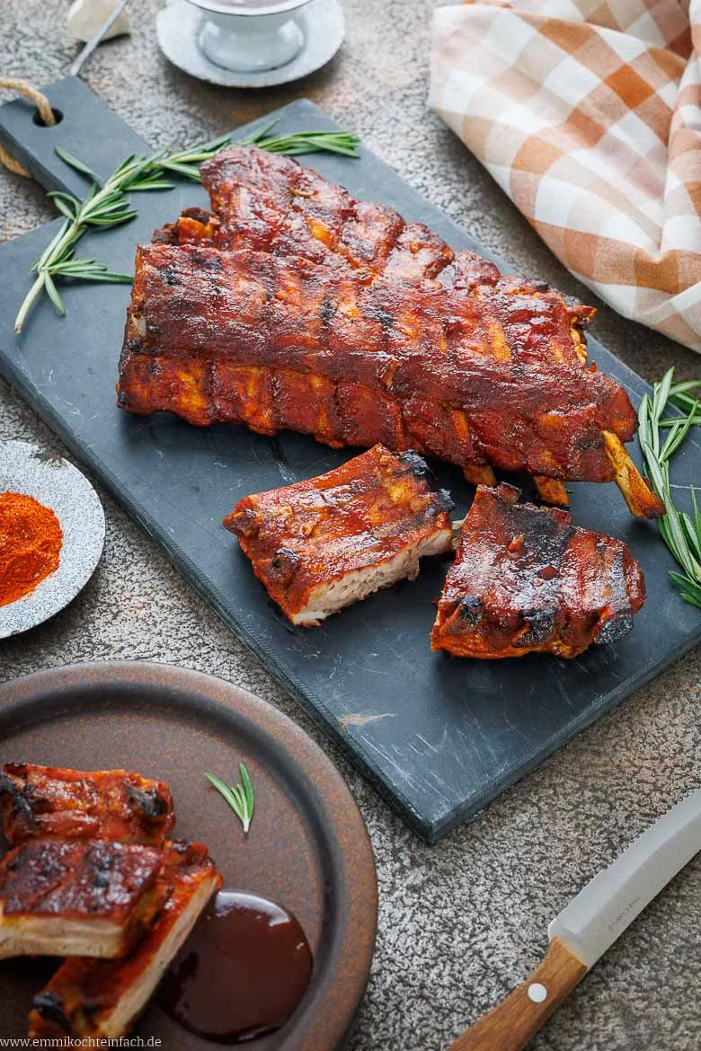Spareribs mit Rub und Marinade aus dem Backofen