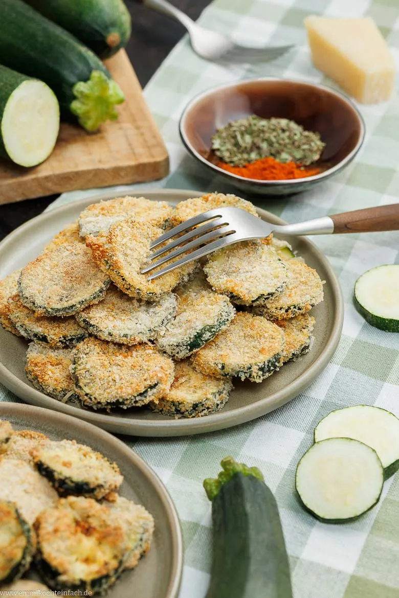 Zucchinischeiben mit Semmelbröseln und Parmesan aus dem Airfryer