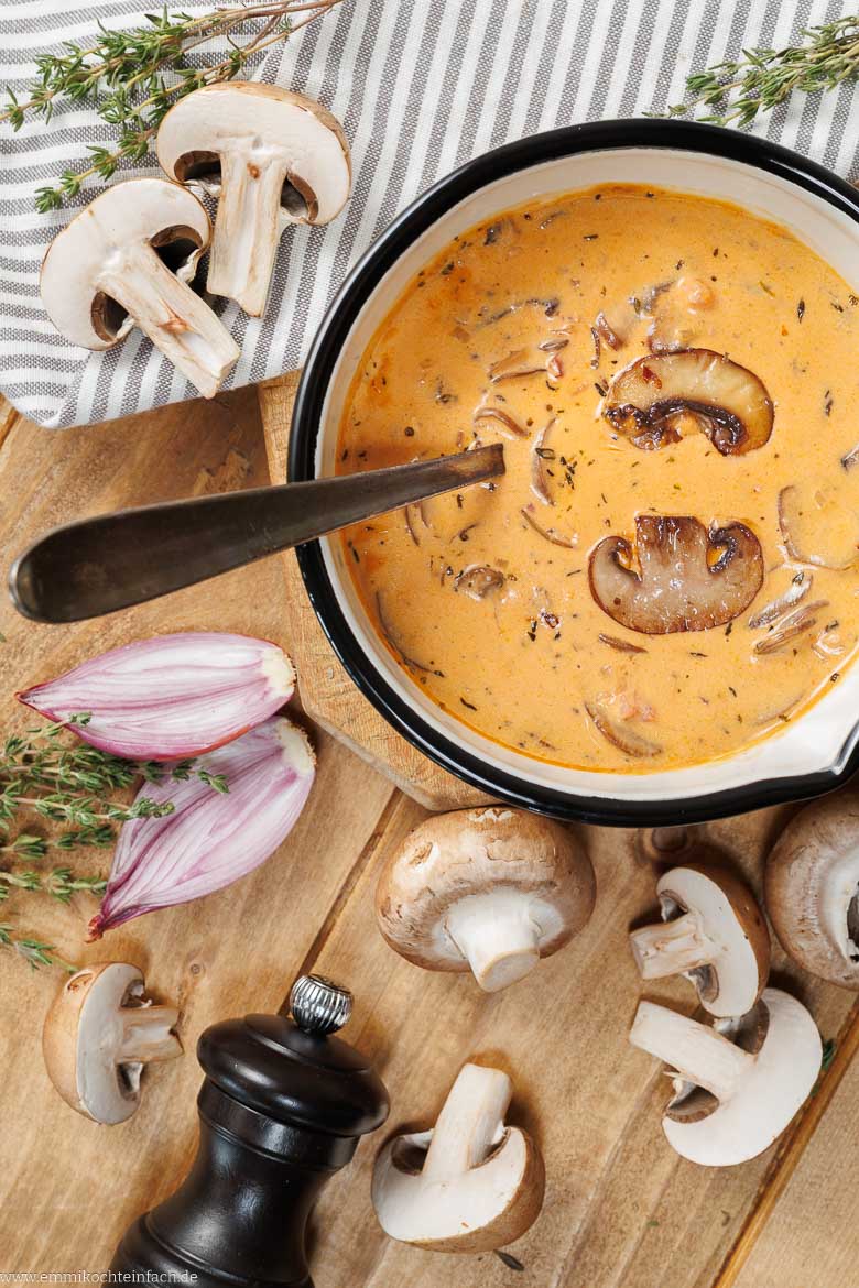 Die cremige Verbindung aus Champignons, Bauchspeck, Sahne und Kr&auml;utern