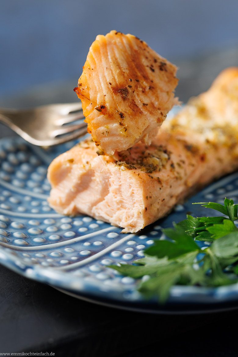 Saftigen Lachs im Airfryer zubereiten