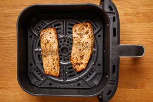 Lachs in der Heißtluftfritteuse garen