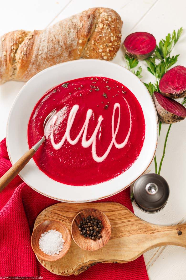 Cremige, aromatische Suppe mit Roter Bete