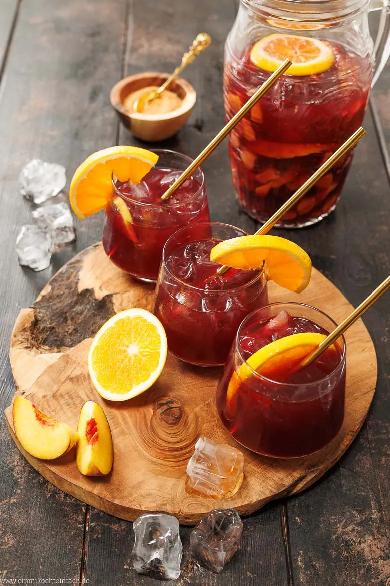 Verschiedene Sangria-Varianten
