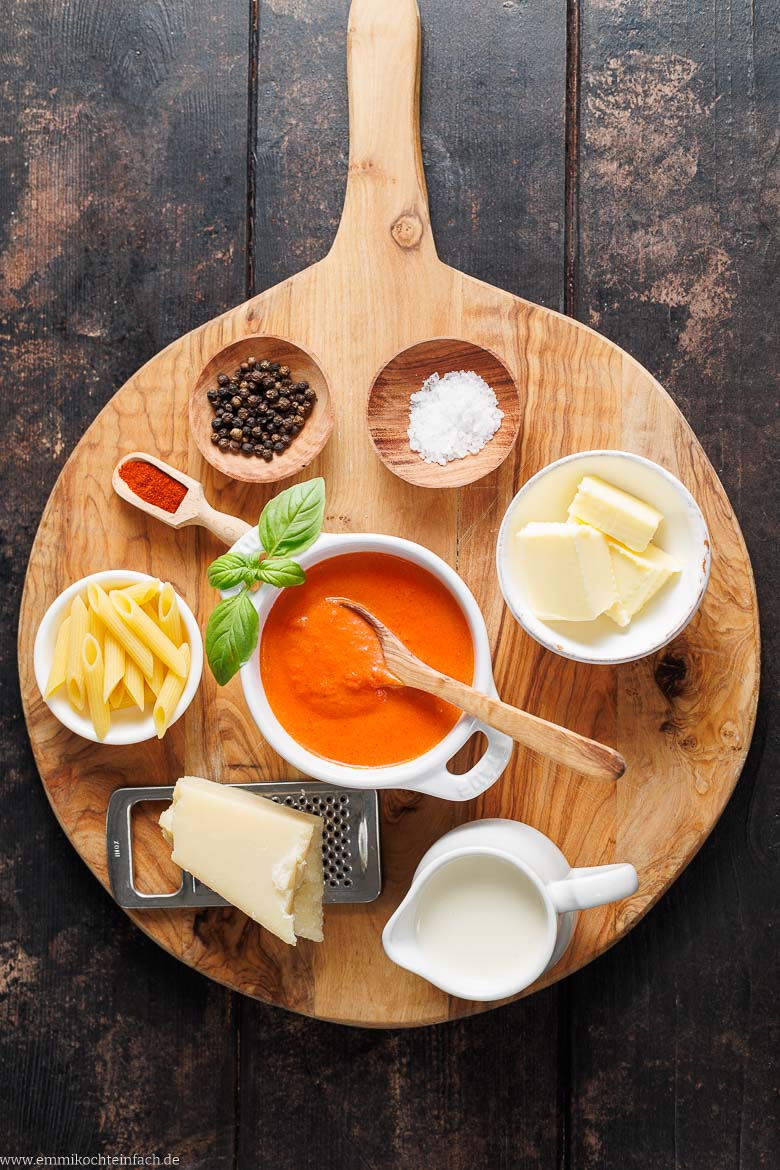 Zutaten für Tomaten-Sahne-Soße