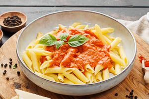 Fertig ist deine Tomaten-Sahne-Soße