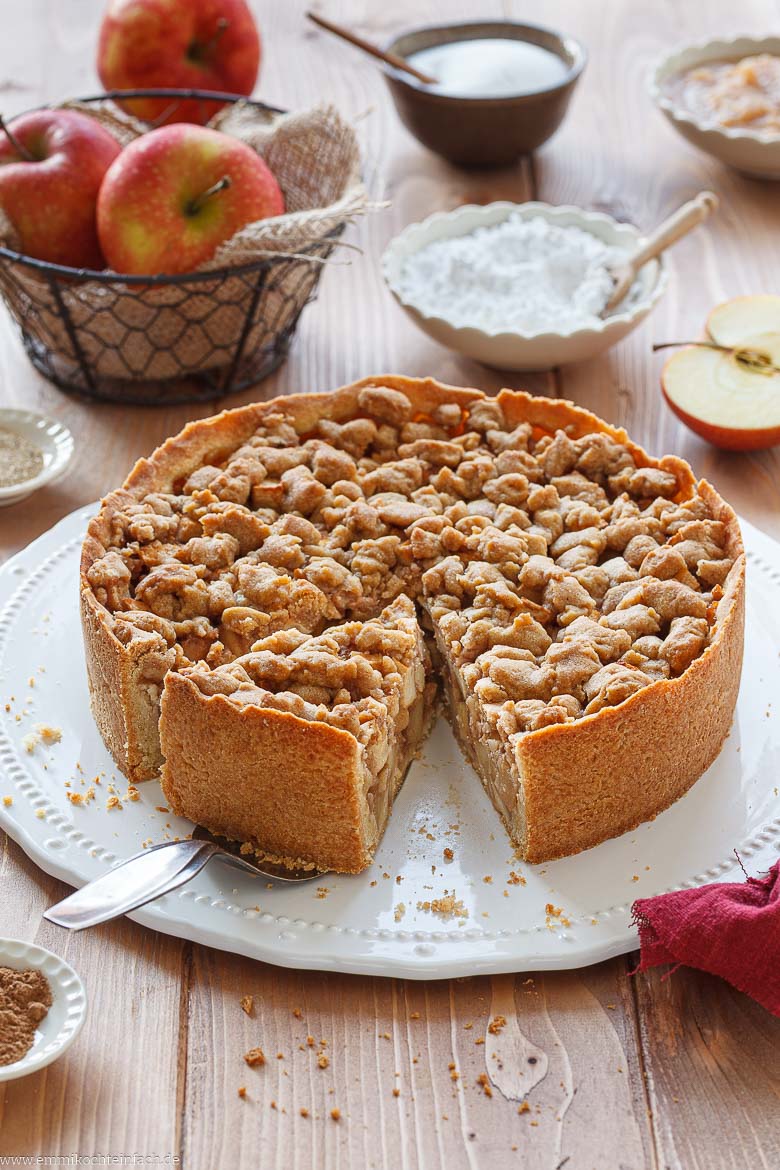 Veganer Streuselkuchen mit saftiger Apfelf&uuml;llung
