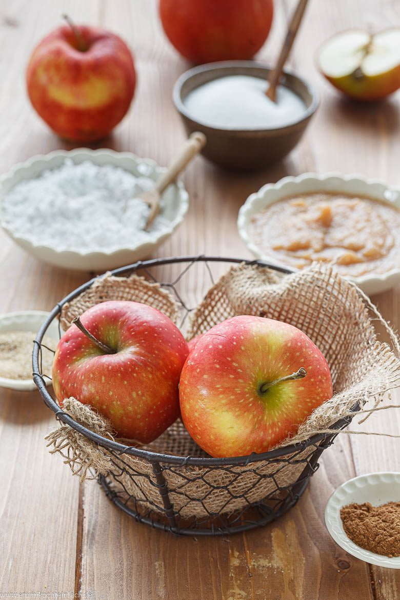 Zutaten den veganen Apfel-Streuselkuchen