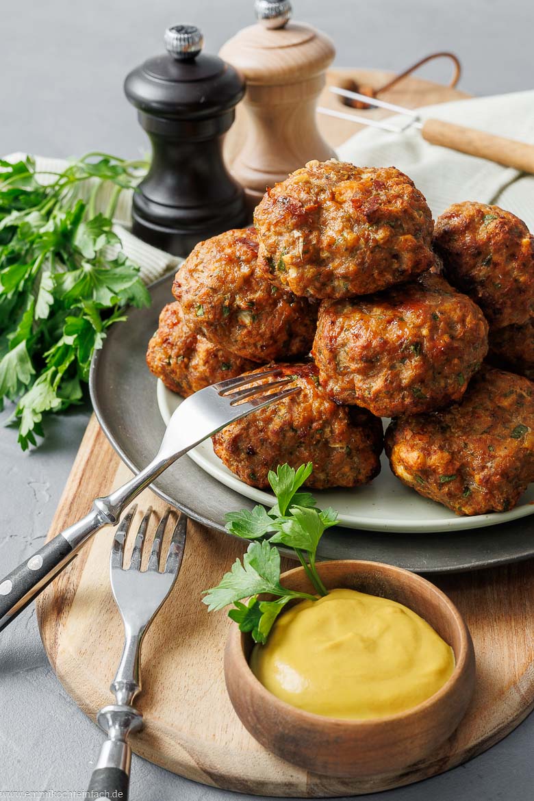 Frikadellen in der Hei&szlig;luftfritteuse knusprig und saftig braten