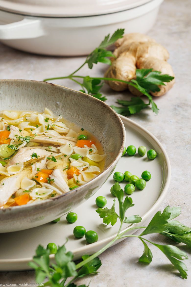 H&uuml;hnersuppe wie von Mutter