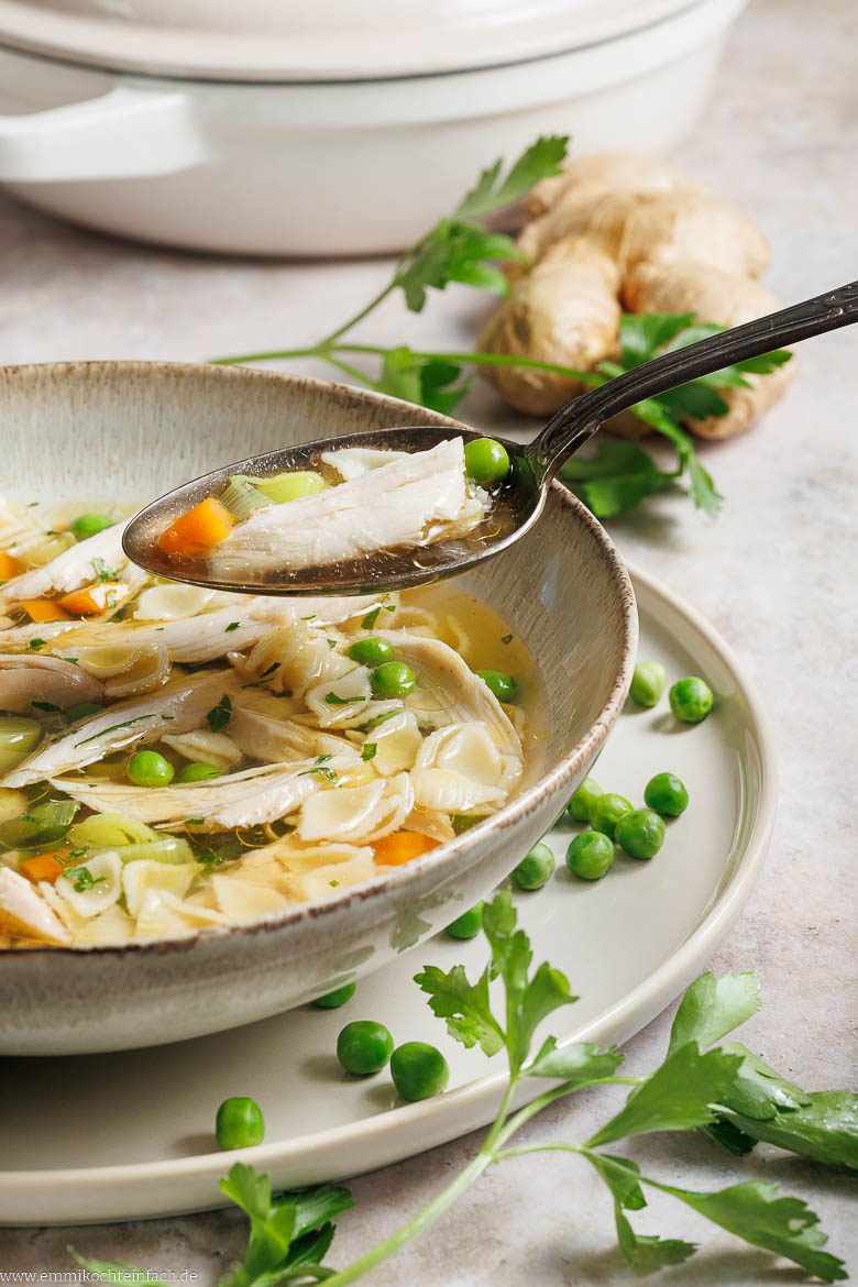 H&uuml;hnersuppe selber machen