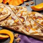 Rezept f&uuml;r K&uuml;rbis-Flammkuchen