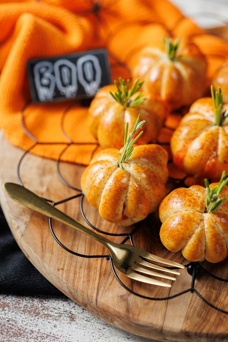 Halloween Pizzabr&ouml;tchen in K&uuml;rbisform