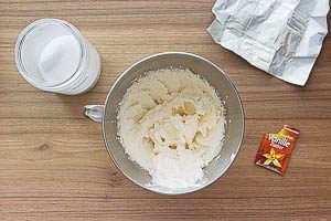 Butter, Zucker und Vanillezucker verrühren