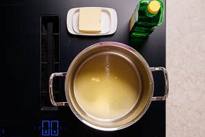 Butter und Pflanzen&ouml;l erhitzen