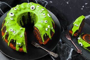 Fertig ist der Monster-Marmorkuchen!