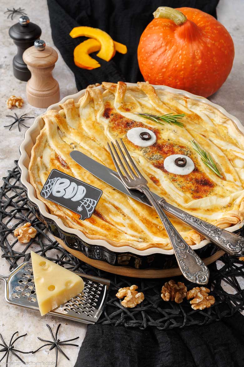 Gedeckte Quiche mit Hokkaido-K&uuml;rbisf&uuml;llung
