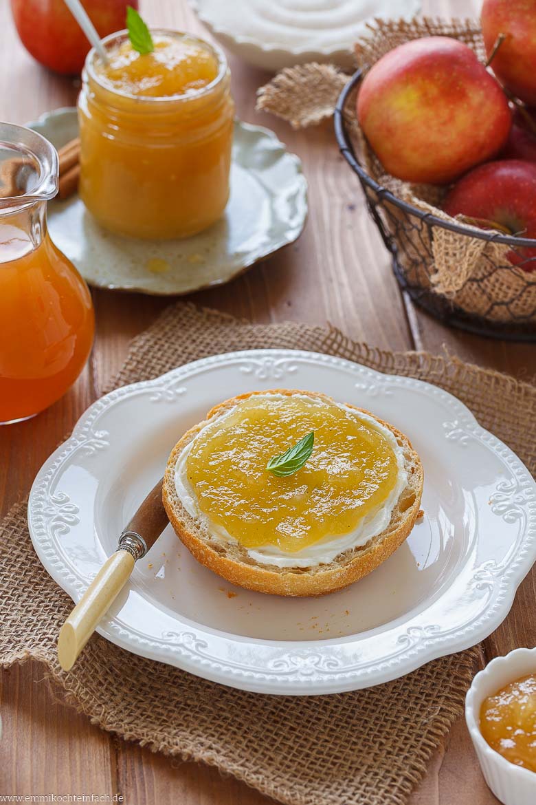 Marmelade mit Apfel, Zimt und Vanille