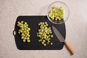 Trauben waschen und halbieren